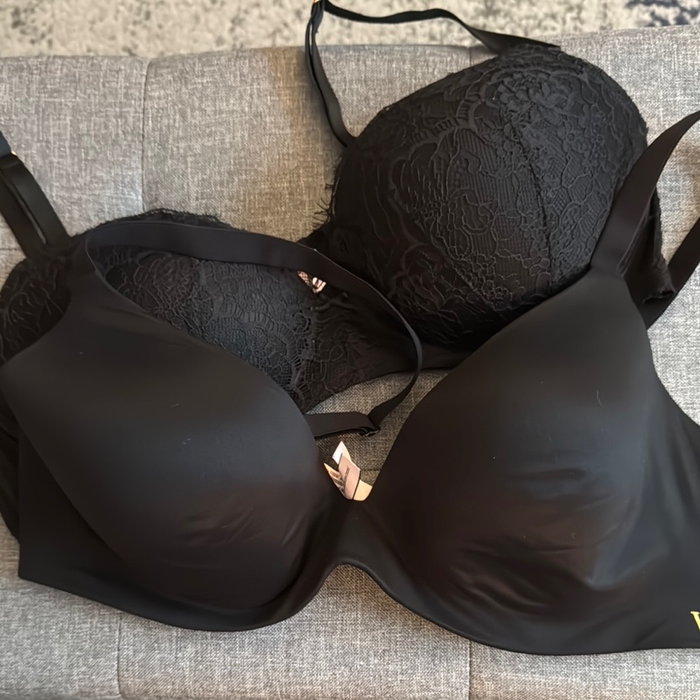 Victoria's Secret Black Underwire Bra with Molded Cups